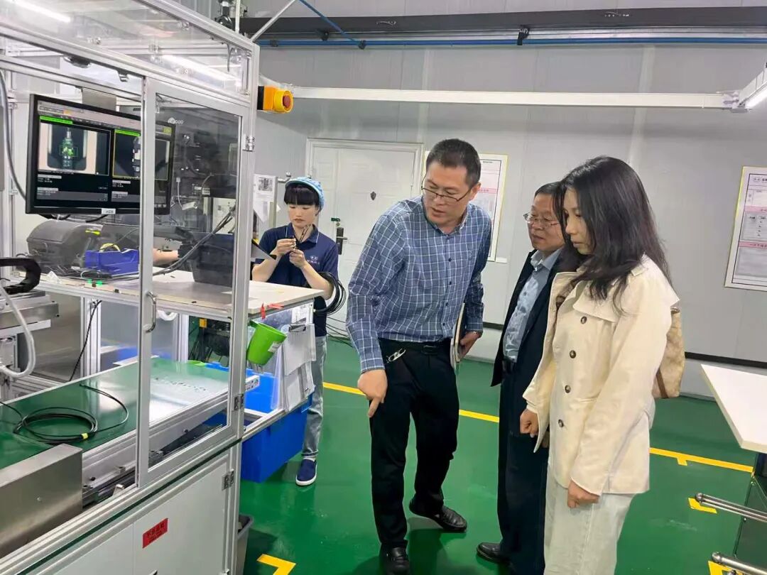 4月29日上午，我会秘书长郭效勤一行到副会长单位保定市宏腾科技有限公司走访交流