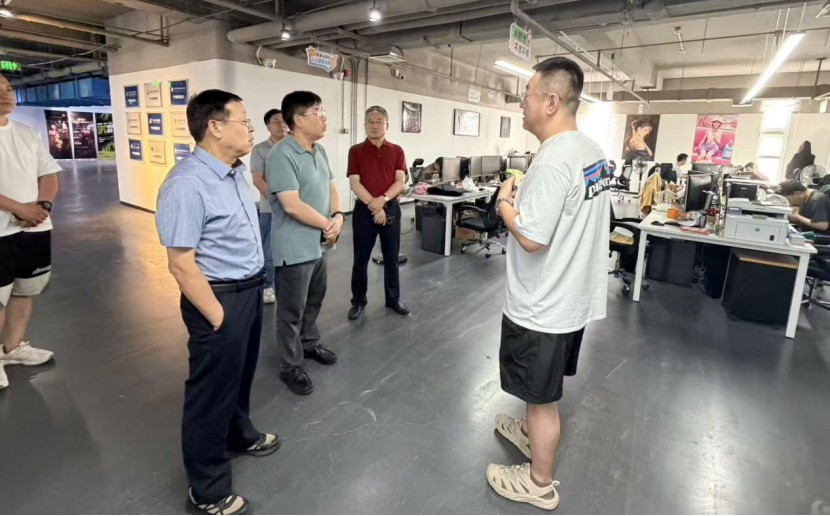 7月29日，协会会长刘永亭一行在张家口调研座谈